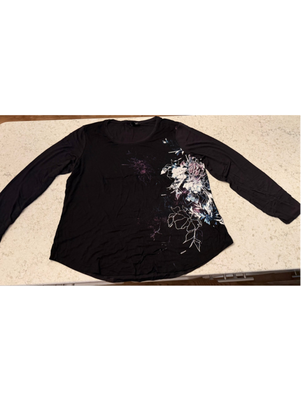NEW Simply Vera Wang Black Floral Long Sleeve Graphic Knit Top Shirt XL